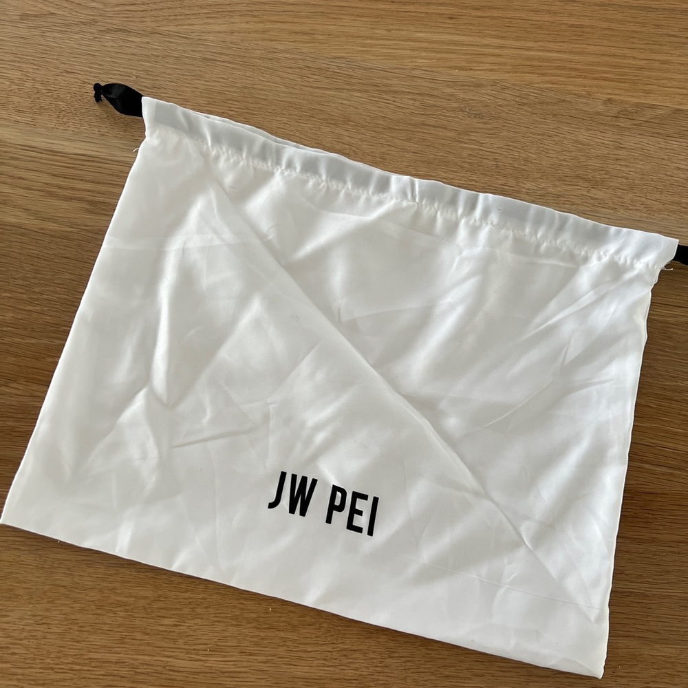 JW PEI dust bag